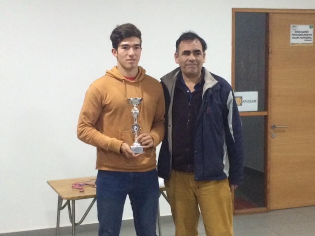 Alumno de IVº medio A –  Carlos Valle obtiene primer lugar en Ajedrez.