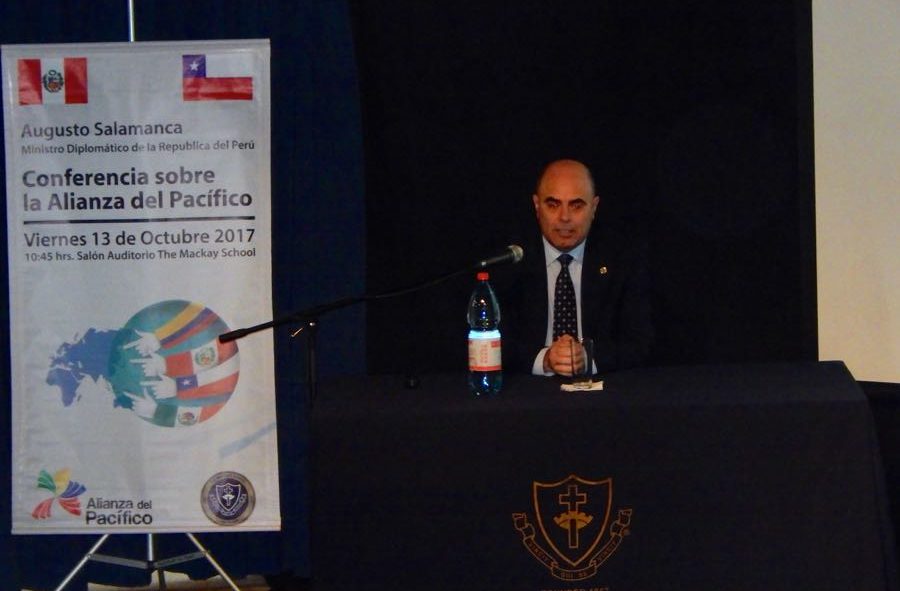 Visita de ex alumno y diplomático de la Republica de Perú, Sr. Augusto Salamanca