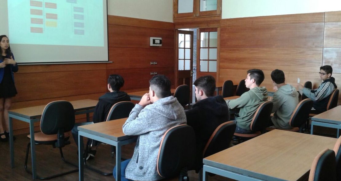 Visita a la Escuela de Derecho PUCV