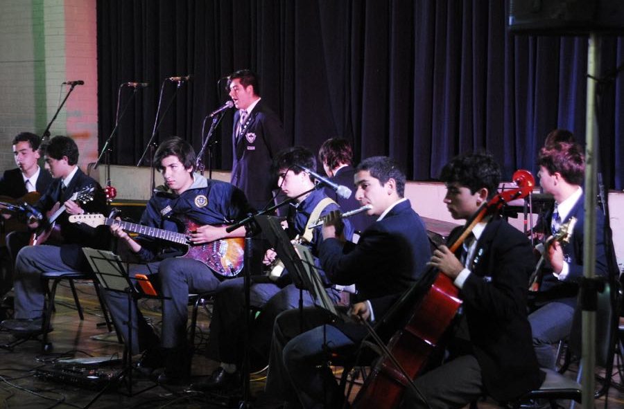 Coro de The British School de Punta Arenas y Banda Orquestal The Mackay