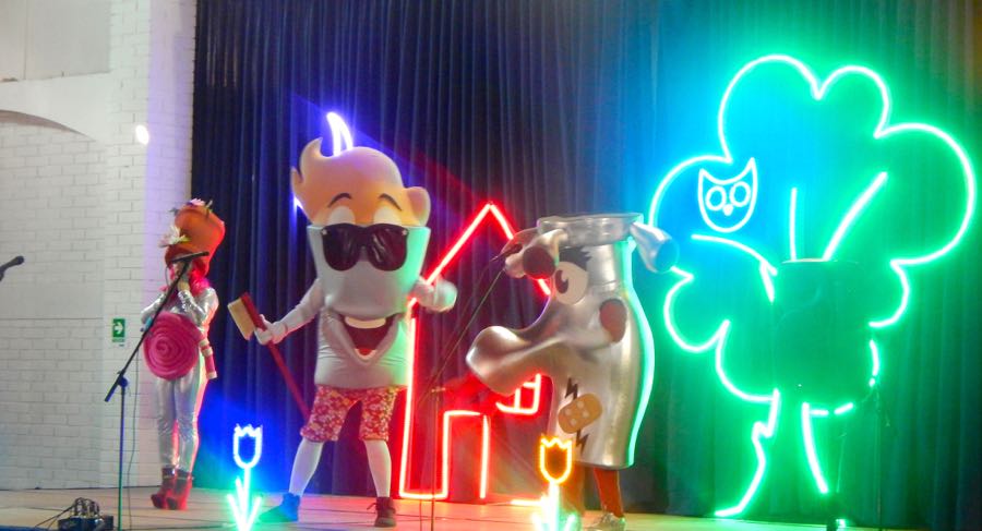 Obra Esval: “Juntos por un mundo mejor.”