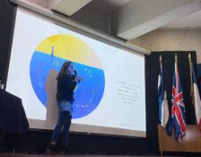Académica de la Universidad de Valparaíso dictó charla “5 formas en que el océano nos ayuda a vivir” en el marco del Mes del Mar
