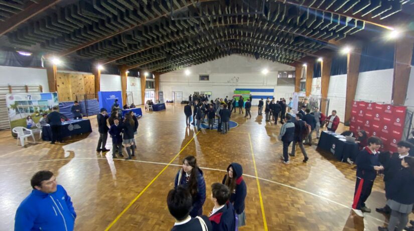 Feria Vocacional y Encuentro de Matemáticas e Ingenio se realizan en colegio