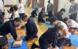 Alumnos de The Mackay School se capacitan para salvar vidas en casos de emergencia